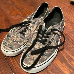 Limited Edition Nintendo Camo Duck Hunt Vans